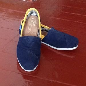 Blue & Yellow Toms